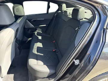 BMW 550e xDrive Limousine 360  HEAD-UP