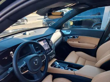 VOLVO XC90 T8 Ultimate Dark Recharge Vollausstattung