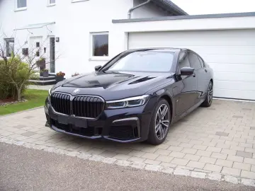 BMW 745Le xDrive M Sport Sky Lounge Massage