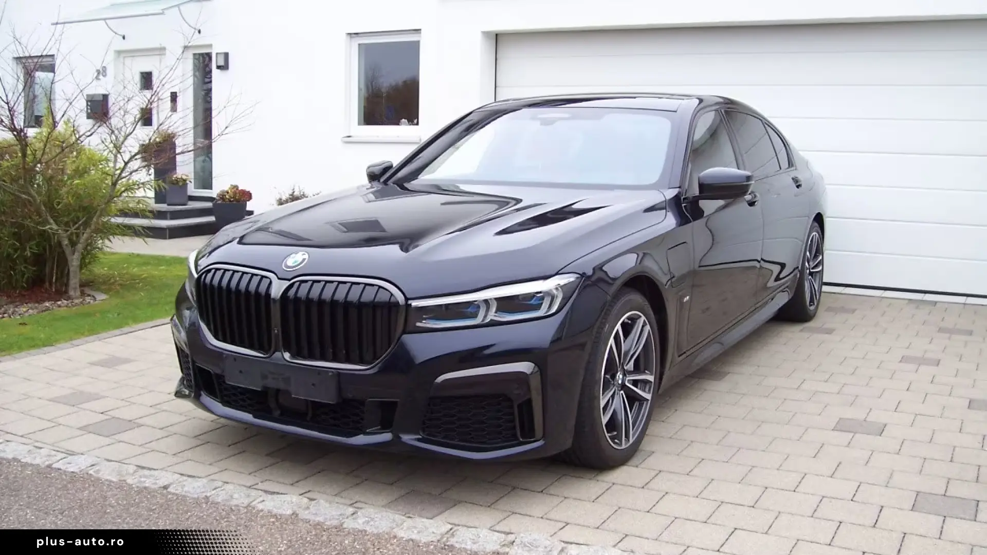 BMW 745Le xDrive M Sport Sky Lounge Massage