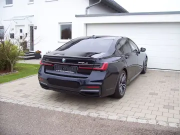 BMW 745Le xDrive M Sport Sky Lounge Massage