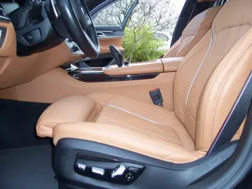 BMW 745Le xDrive M Sport Sky Lounge Massage