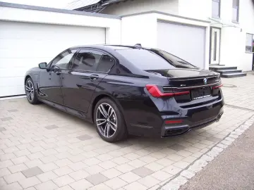 BMW 745Le xDrive M Sport Sky Lounge Massage