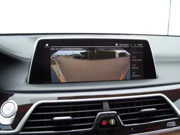 BMW 745Le xDrive M Sport Sky Lounge Massage