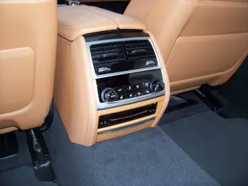BMW 745Le xDrive M Sport Sky Lounge Massage