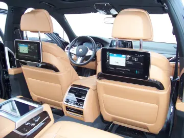 BMW 745Le xDrive M Sport Sky Lounge Massage
