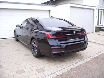 BMW 745Le xDrive M Sport Sky Lounge Massage