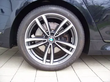 BMW 745Le xDrive M Sport Sky Lounge Massage