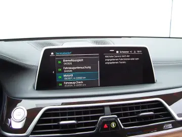 BMW 745Le xDrive M Sport Sky Lounge Massage
