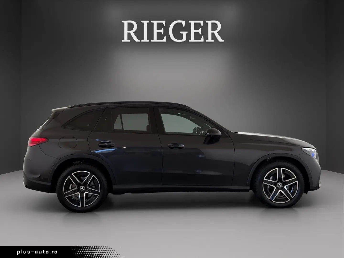 MERCEDES-BENZ GLC 200 4M Edition AMG Line Night 360  19 Pano
