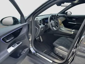 MERCEDES-BENZ GLC 200 4MATIC AMG NIGHT Navi KeyLess PDC RFK