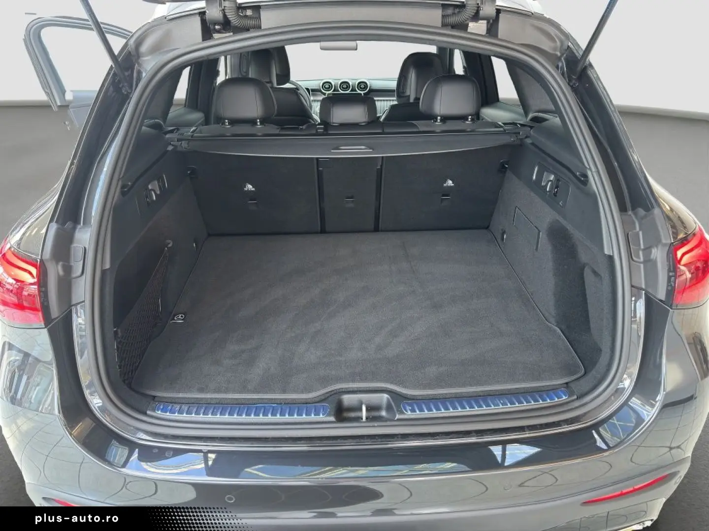 MERCEDES-BENZ GLC 200 4MATIC AMG NIGHT Navi KeyLess PDC RFK