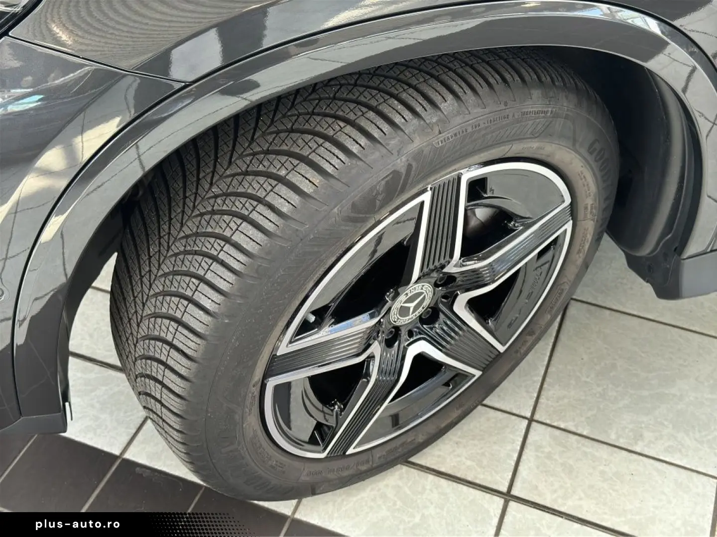 MERCEDES-BENZ GLC 200 4MATIC AMG NIGHT Navi KeyLess PDC RFK