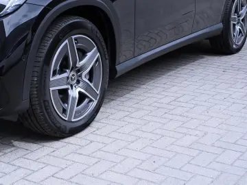 MERCEDES-BENZ GLC 300 d AMG 4M AHK DISTRONIC SHZ MBU…