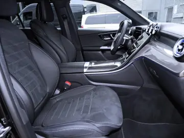 MERCEDES-BENZ GLC 300 d AMG 4M AHK DISTRONIC SHZ MBU…