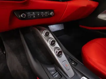 FERRARI 812 GTS