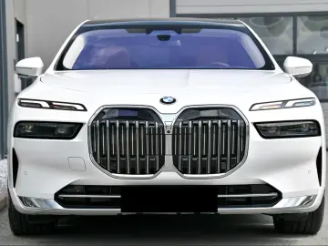 BMW 740d xDrive Design Pure Excellence Sky Lounge