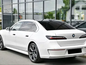 BMW 740d xDrive Design Pure Excellence Sky Lounge
