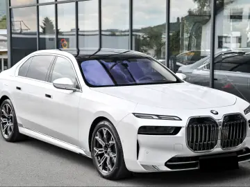 BMW 740d xDrive Design Pure Excellence Sky Lounge