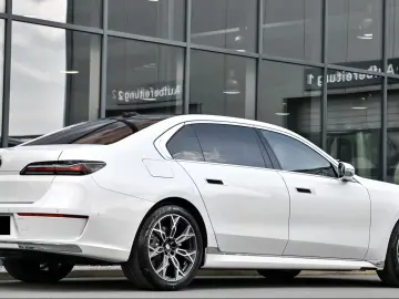 BMW 740d xDrive Design Pure Excellence Sky Lounge
