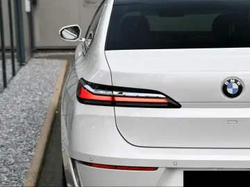 BMW 740d xDrive Design Pure Excellence Sky Lounge