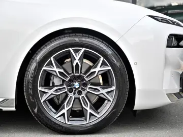 BMW 740d xDrive Design Pure Excellence Sky Lounge