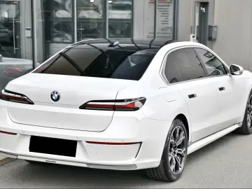 BMW 740d xDrive Design Pure Excellence Sky Lounge