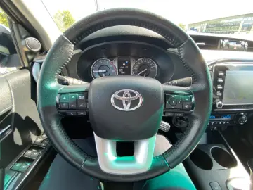 TOYOTA Hilux Executive AHK STH CAM