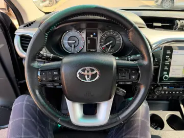 TOYOTA Hilux Executive AHK STH CAM