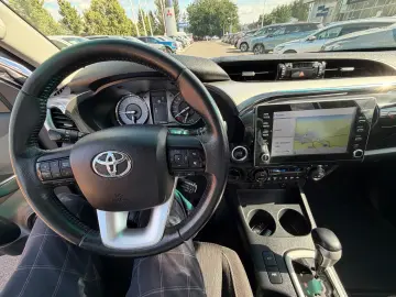 TOYOTA Hilux Executive AHK STH CAM