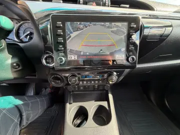 TOYOTA Hilux Executive AHK STH CAM