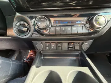 TOYOTA Hilux Executive AHK STH CAM