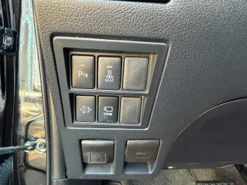 TOYOTA Hilux Executive AHK STH CAM