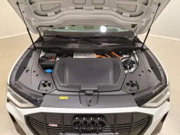 AUDI e-tron Sportback 50 quattro S line Luftfahrwerk