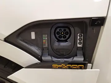 AUDI e-tron Sportback 50 quattro S line Luftfahrwerk