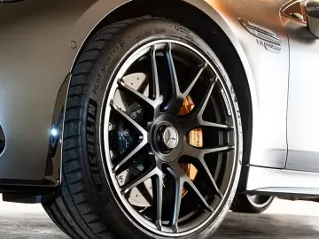 MERCEDES-BENZ Mercedes-AMG GT 63 S