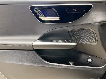MERCEDES-BENZ C 180 AVANTGARDE LED