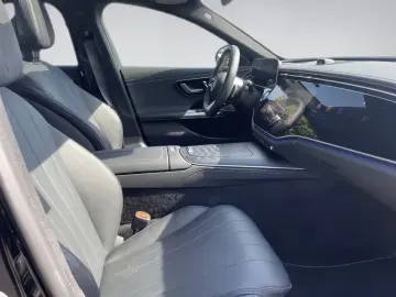 MERCEDES-BENZ E 300 e 4M AMG-PREMIUM-PLUS NIGHT SUPERSCREEN