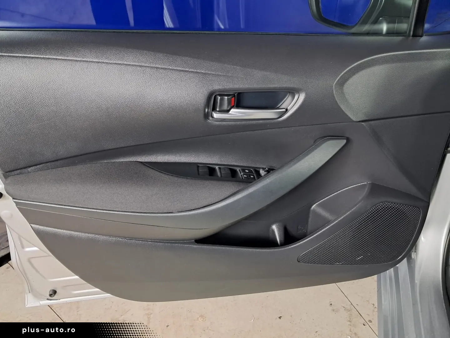 TOYOTA COROLLA BUSINESS 1.8i HYBRID 98CP 2023