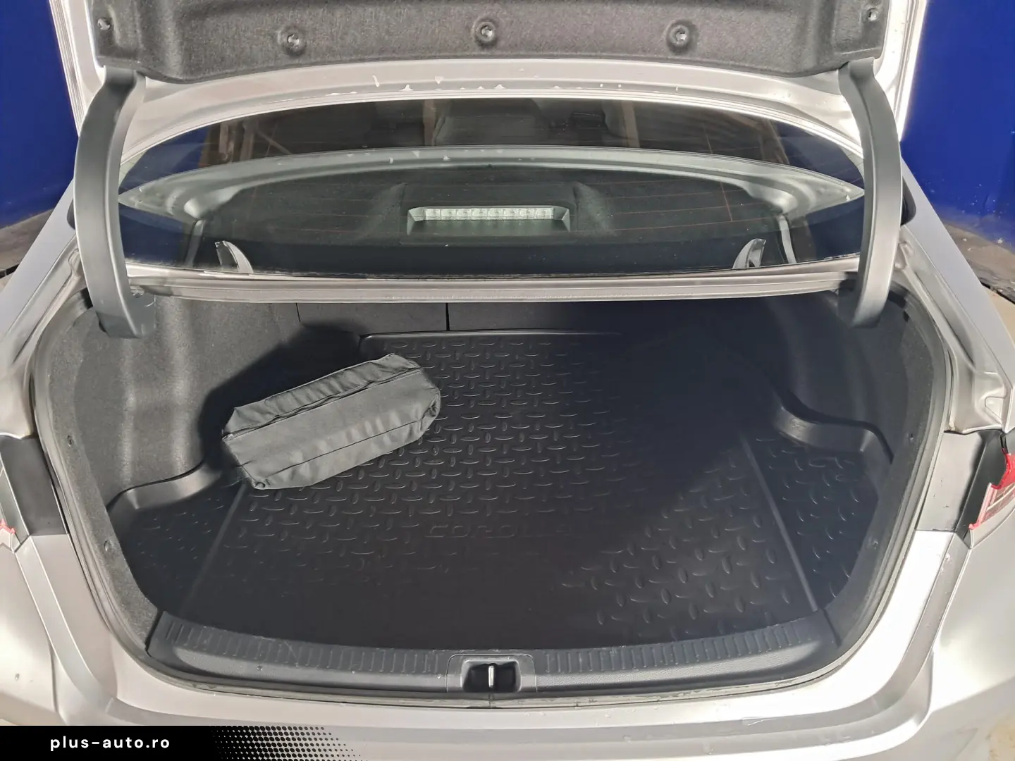 TOYOTA COROLLA BUSINESS 1.8i HYBRID 98CP 2023