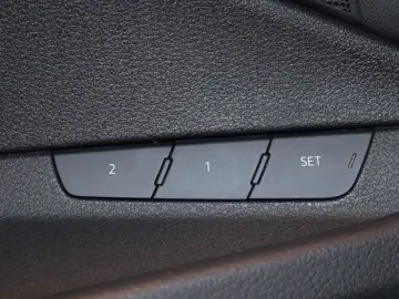 AUDI e-tron 50 quattro-NAV-LED-PANO-LUFT-LEDER