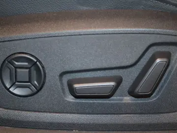 AUDI e-tron 50 quattro-NAV-LED-PANO-LUFT-LEDER