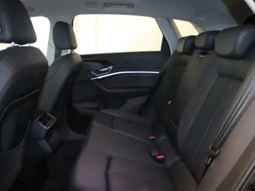 AUDI e-tron 50 quattro-NAV-LED-PANO-LUFT-LEDER