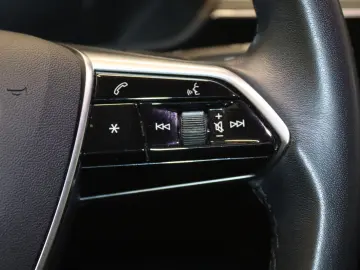 AUDI e-tron 50 quattro-NAV-LED-PANO-LUFT-LEDER