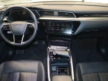 AUDI e-tron 50 quattro-NAV-LED-PANO-LUFT-LEDER