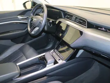 AUDI e-tron 50 quattro-NAV-LED-PANO-LUFT-LEDER