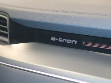 AUDI e-tron 50 quattro-NAV-LED-PANO-LUFT-LEDER