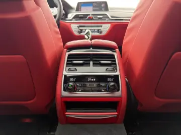 BMW 750 Li xDrive – 530 CP PANO