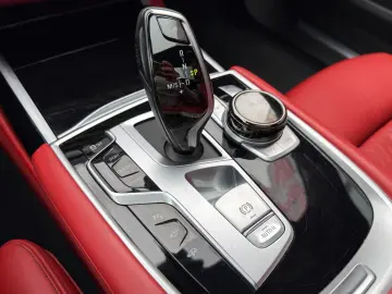 BMW 750 Li xDrive – 530 CP PANO