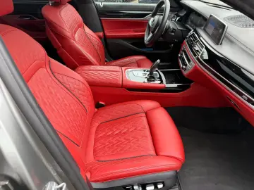 BMW 750 Li xDrive – 530 CP PANO